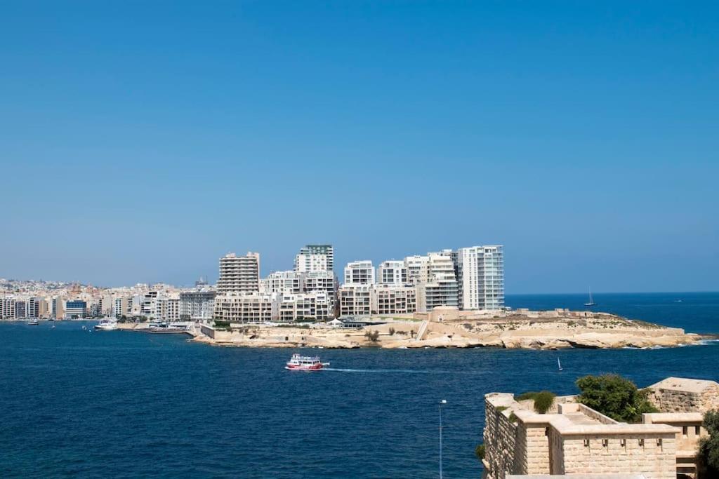 Vallettastay - Harbor View Gem -Sea View 2 Bed Apt Exterior foto